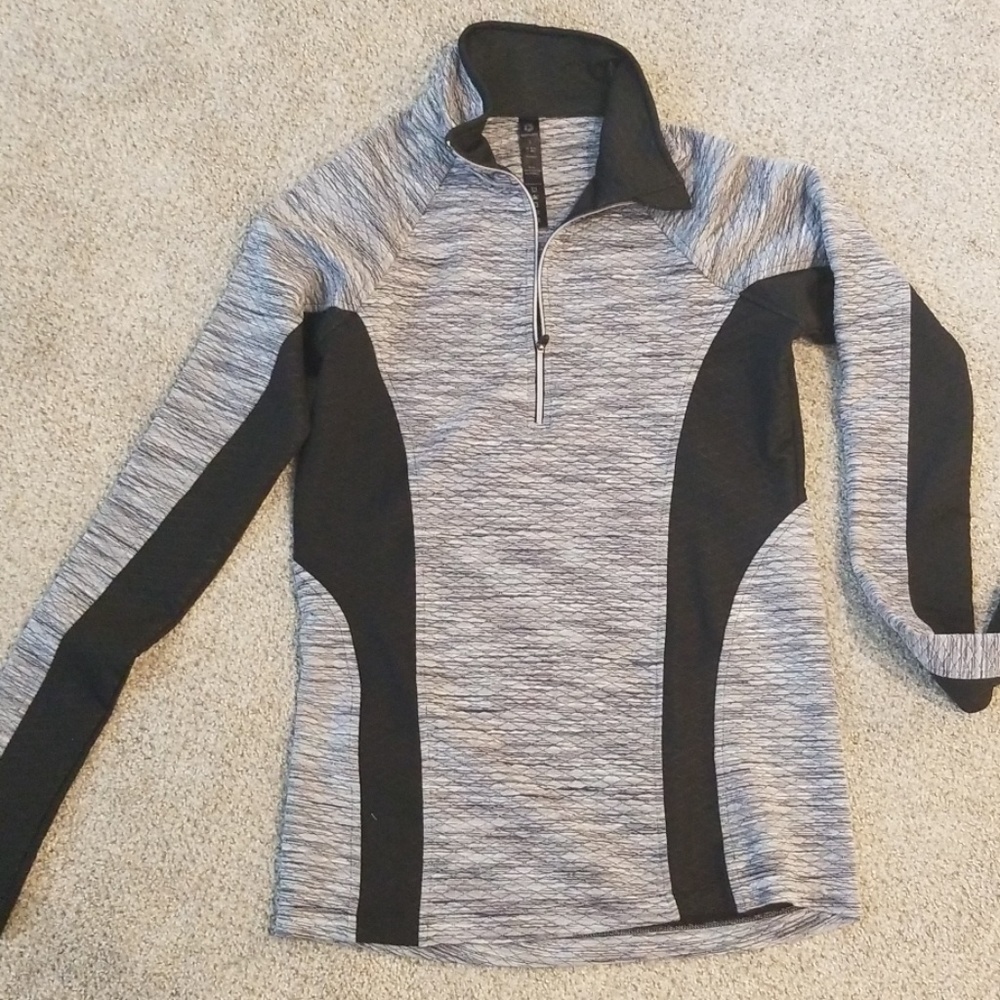 90 degree quarter zip size small